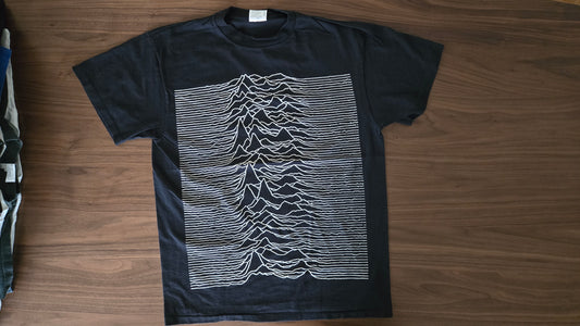 RARE - JOY DIVISION Unknown Pleasures with back graphic Love Will Tear Us Apart
VINTAGE (reprint)